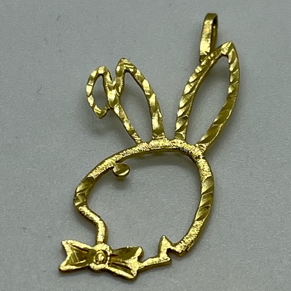 4k Yellow Gold Playboy Bunny Pendant 